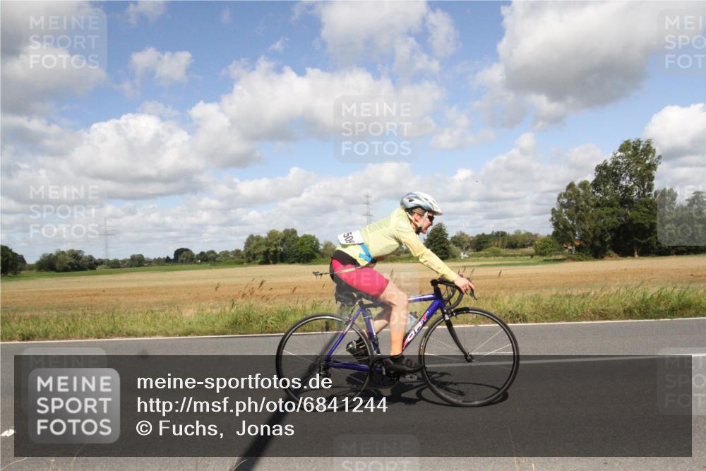 25.08.2024 - Elbe Triathlon Hamburg Fuchs,  Jonas http://msf.ph/oto/6841244 25.08.2024 11:15:34 Radfahren 1509, 1513 meine-sportfotos.de