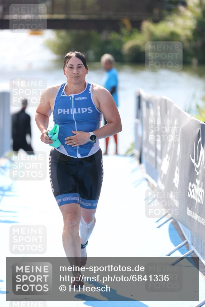 25.08.2024 - Elbe Triathlon Hamburg H.Heesch http://msf.ph/oto/6841336 25.08.2024 14:35:38 Schwimmen  meine-sportfotos.de