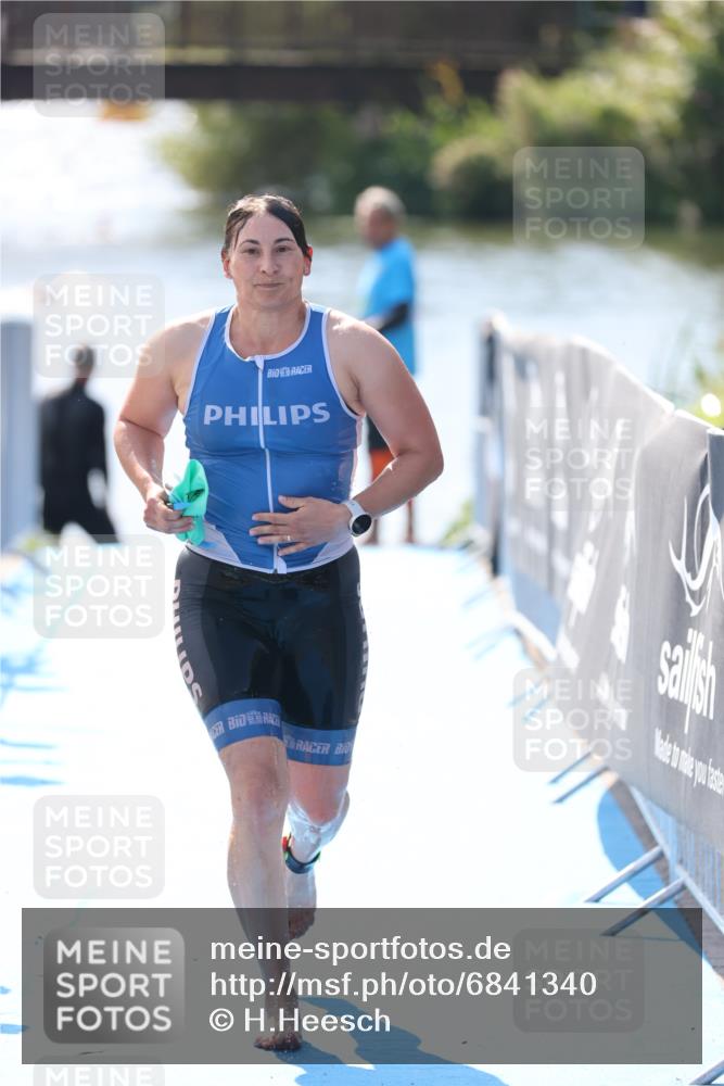 25.08.2024 - Elbe Triathlon Hamburg H.Heesch http://msf.ph/oto/6841340 25.08.2024 14:35:38 Schwimmen  meine-sportfotos.de