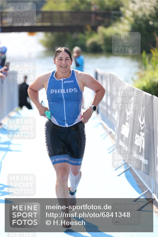 25.08.2024 - Elbe Triathlon Hamburg H.Heesch http://msf.ph/oto/6841348 25.08.2024 14:35:38 Schwimmen  meine-sportfotos.de