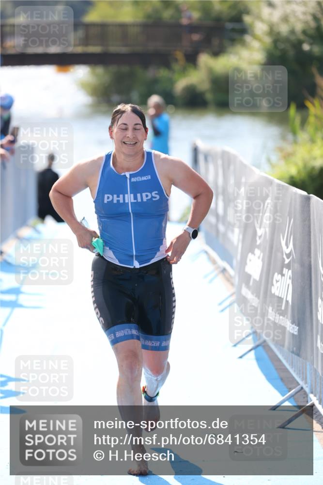 25.08.2024 - Elbe Triathlon Hamburg H.Heesch http://msf.ph/oto/6841354 25.08.2024 14:35:38 Schwimmen  meine-sportfotos.de