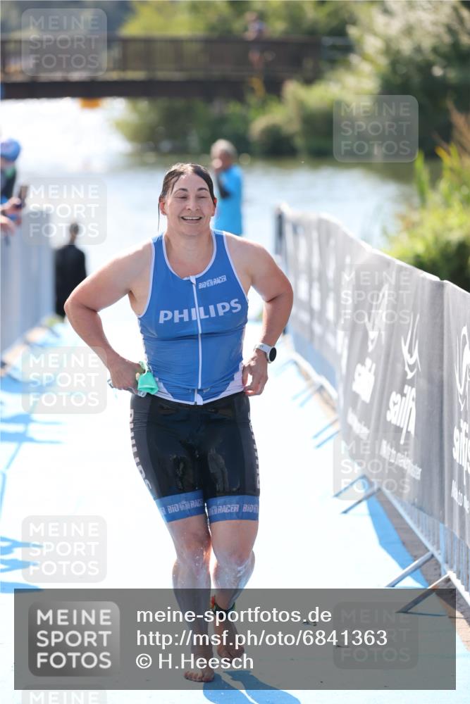 25.08.2024 - Elbe Triathlon Hamburg H.Heesch http://msf.ph/oto/6841363 25.08.2024 14:35:39 Schwimmen  meine-sportfotos.de