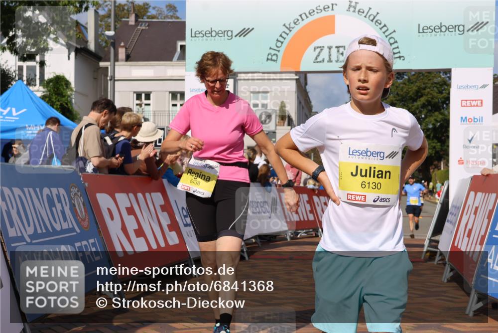 25.08.2024 - 20. Blankeneser Heldenlauf Strokosch-Dieckow http://msf.ph/oto/6841368 25.08.2024 10:30:56 Ziel 6095, 6130, 6163, 6315, 6349, 6438, 6474 meine-sportfotos.de