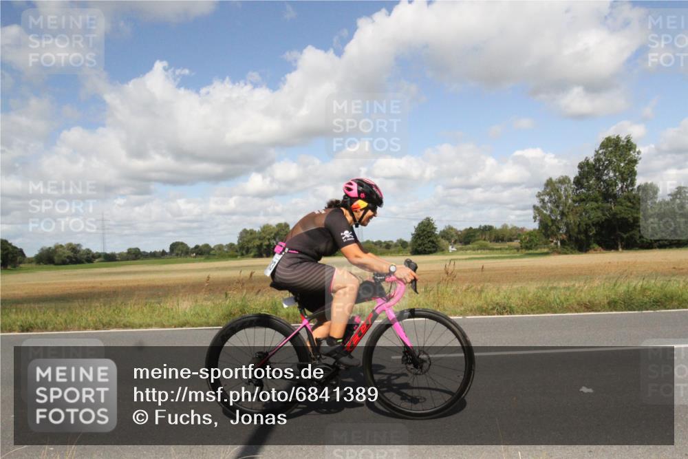 25.08.2024 - Elbe Triathlon Hamburg Fuchs,  Jonas http://msf.ph/oto/6841389 25.08.2024 11:17:42 Radfahren 1646, 1583 meine-sportfotos.de
