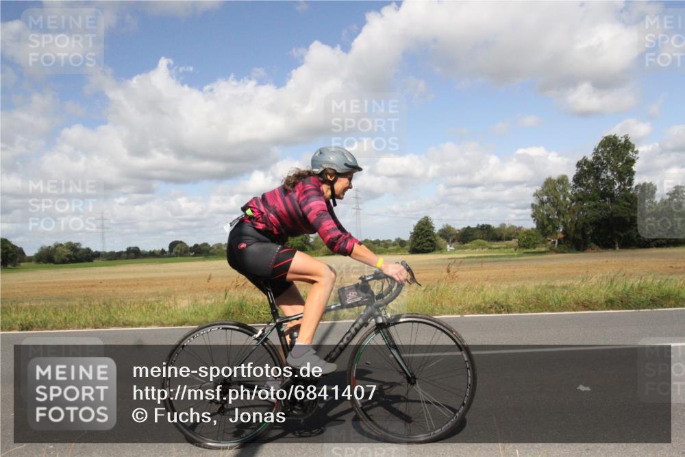 25.08.2024 - Elbe Triathlon Hamburg Fuchs,  Jonas http://msf.ph/oto/6841407 25.08.2024 11:17:49 Radfahren 1583, 1663, 1593 meine-sportfotos.de
