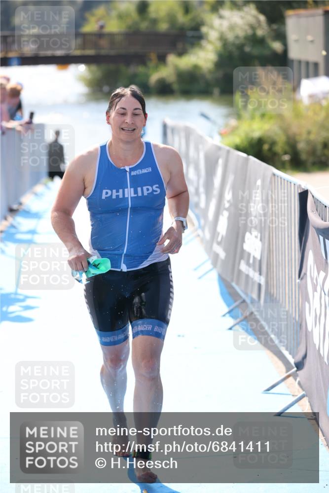 25.08.2024 - Elbe Triathlon Hamburg H.Heesch http://msf.ph/oto/6841411 25.08.2024 14:35:39 Schwimmen  meine-sportfotos.de