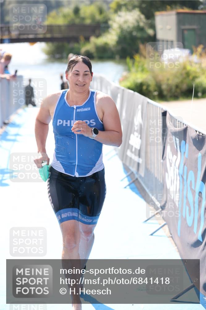 25.08.2024 - Elbe Triathlon Hamburg H.Heesch http://msf.ph/oto/6841418 25.08.2024 14:35:40 Schwimmen  meine-sportfotos.de