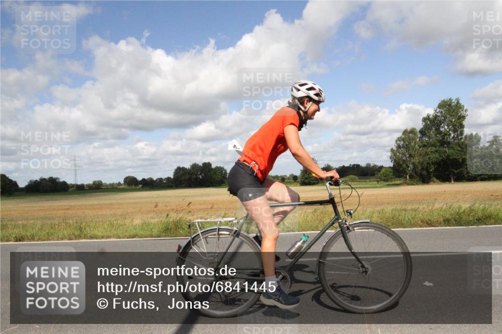25.08.2024 - Elbe Triathlon Hamburg Fuchs,  Jonas http://msf.ph/oto/6841445 25.08.2024 11:18:31 Radfahren 1485, 1644 meine-sportfotos.de