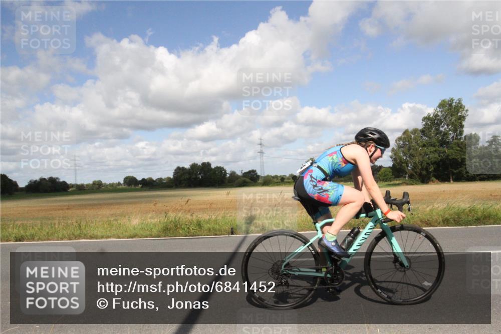 25.08.2024 - Elbe Triathlon Hamburg Fuchs,  Jonas http://msf.ph/oto/6841452 25.08.2024 11:18:36 Radfahren 1485, 1644 meine-sportfotos.de