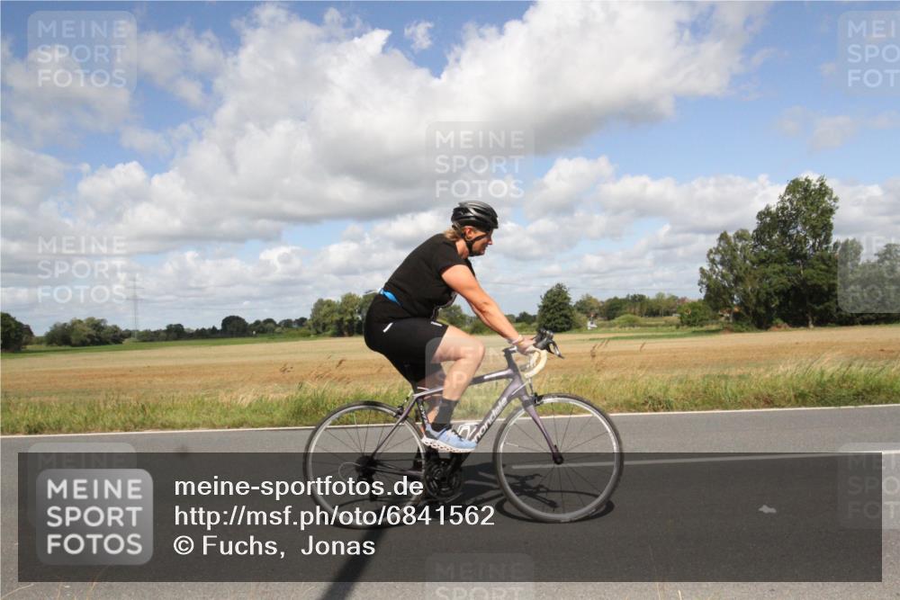 25.08.2024 - Elbe Triathlon Hamburg Fuchs,  Jonas http://msf.ph/oto/6841562 25.08.2024 11:19:45 Radfahren 1678, 1685, 1628, 1536 meine-sportfotos.de