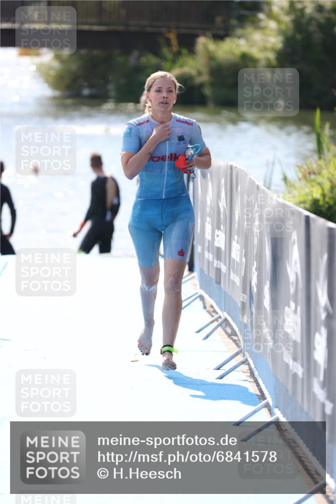 25.08.2024 - Elbe Triathlon Hamburg H.Heesch http://msf.ph/oto/6841578 25.08.2024 14:36:22 Schwimmen  meine-sportfotos.de