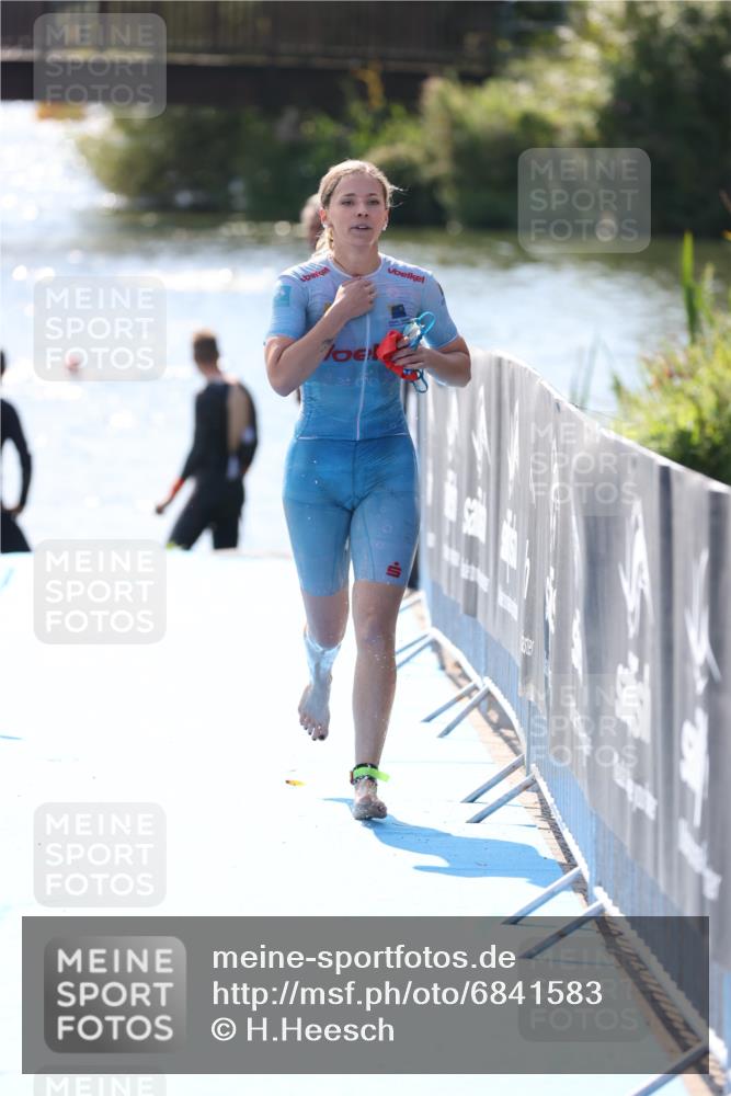 25.08.2024 - Elbe Triathlon Hamburg H.Heesch http://msf.ph/oto/6841583 25.08.2024 14:36:22 Schwimmen  meine-sportfotos.de