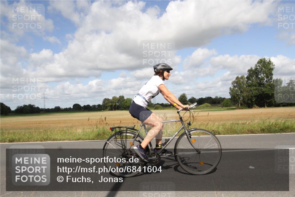 25.08.2024 - Elbe Triathlon Hamburg Fuchs,  Jonas http://msf.ph/oto/6841604 25.08.2024 11:20:21 Radfahren 1557 meine-sportfotos.de
