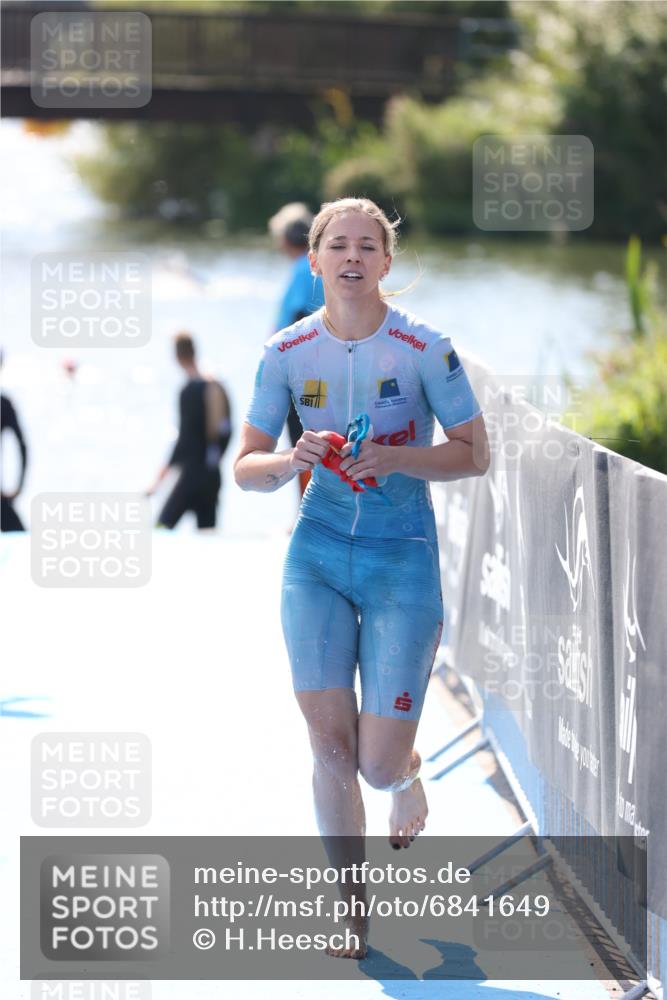 25.08.2024 - Elbe Triathlon Hamburg H.Heesch http://msf.ph/oto/6841649 25.08.2024 14:36:23 Schwimmen  meine-sportfotos.de