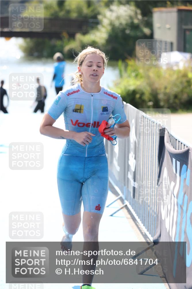 25.08.2024 - Elbe Triathlon Hamburg H.Heesch http://msf.ph/oto/6841704 25.08.2024 14:36:25 Schwimmen  meine-sportfotos.de