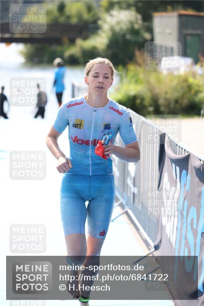 25.08.2024 - Elbe Triathlon Hamburg H.Heesch http://msf.ph/oto/6841722 25.08.2024 14:36:25 Schwimmen  meine-sportfotos.de