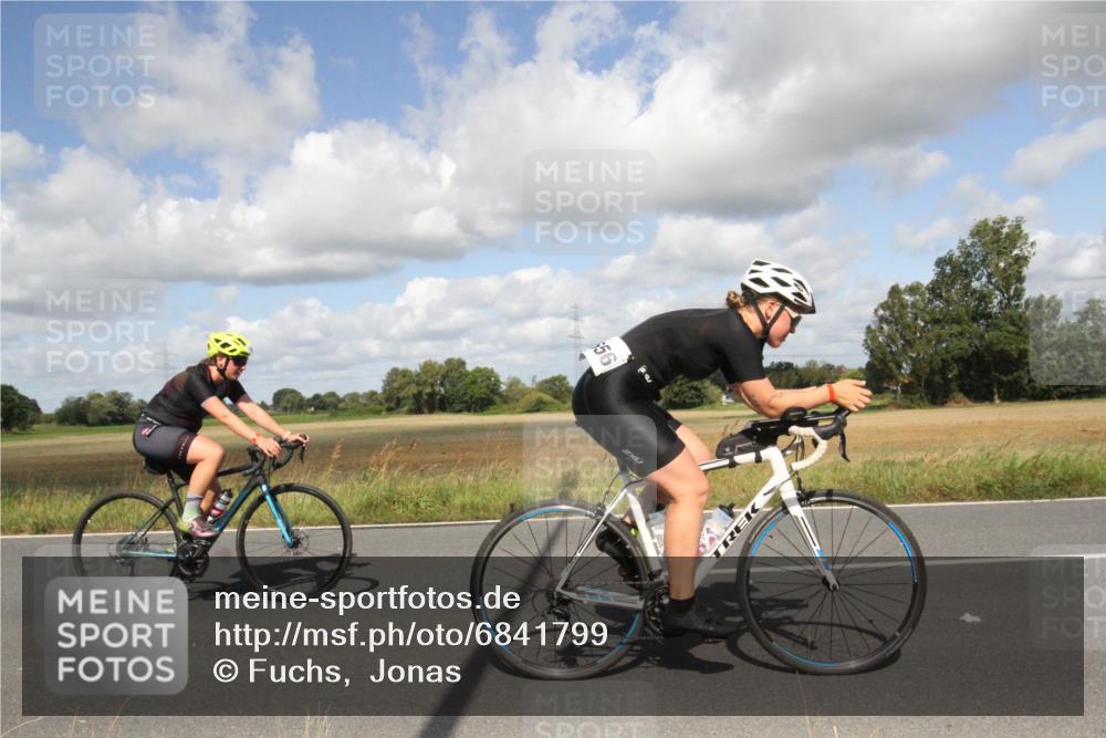 25.08.2024 - Elbe Triathlon Hamburg Fuchs,  Jonas http://msf.ph/oto/6841799 25.08.2024 11:23:04 Radfahren 1656, 1693 meine-sportfotos.de