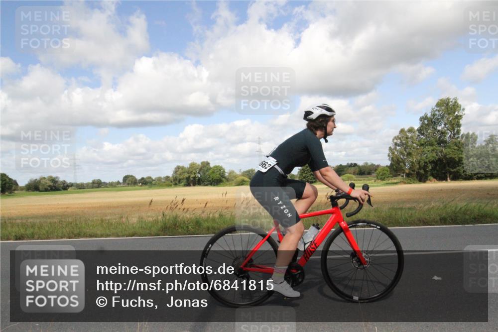 25.08.2024 - Elbe Triathlon Hamburg Fuchs,  Jonas http://msf.ph/oto/6841815 25.08.2024 11:23:11 Radfahren 1662, 1613, 1688, 1636 meine-sportfotos.de