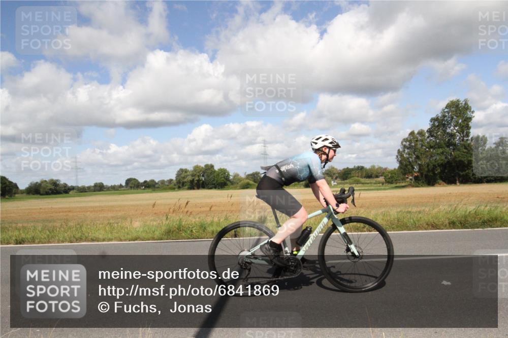 25.08.2024 - Elbe Triathlon Hamburg Fuchs,  Jonas http://msf.ph/oto/6841869 25.08.2024 11:23:32 Radfahren 1691, 1614 meine-sportfotos.de