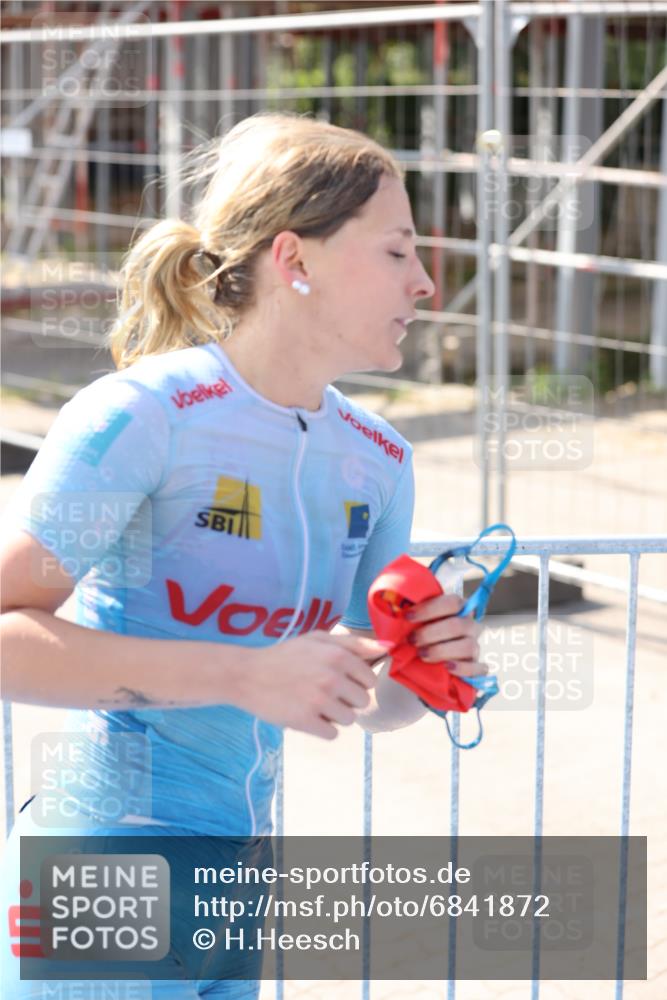 25.08.2024 - Elbe Triathlon Hamburg H.Heesch http://msf.ph/oto/6841872 25.08.2024 14:36:26 Schwimmen  meine-sportfotos.de