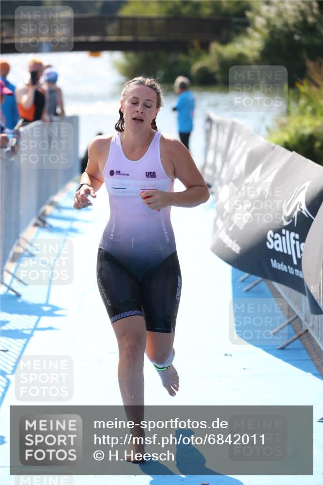 25.08.2024 - Elbe Triathlon Hamburg H.Heesch http://msf.ph/oto/6842011 25.08.2024 14:36:55 Schwimmen  meine-sportfotos.de