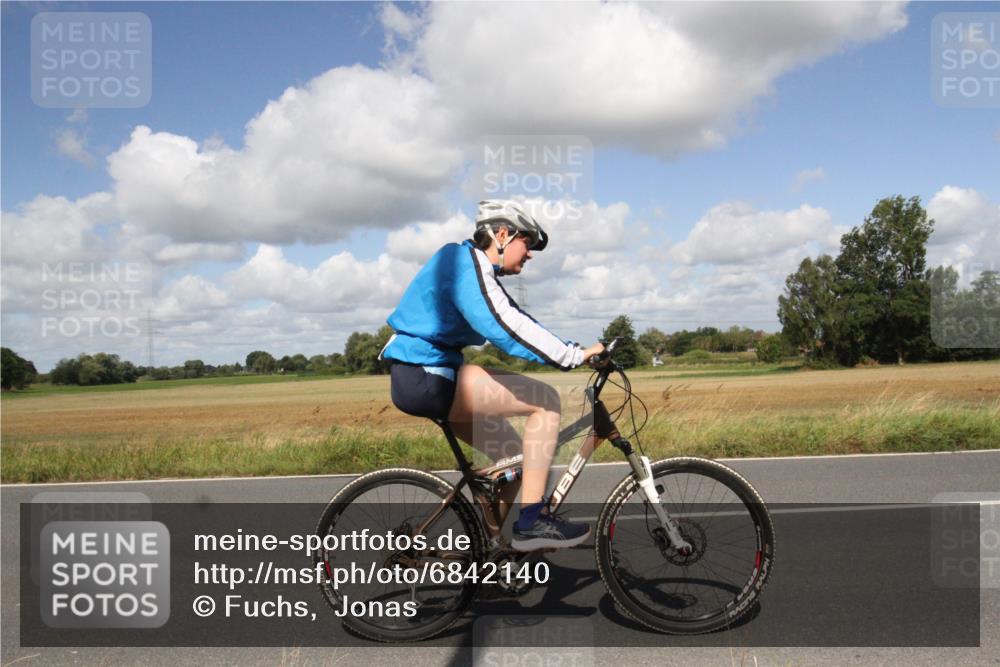 25.08.2024 - Elbe Triathlon Hamburg Fuchs,  Jonas http://msf.ph/oto/6842140 25.08.2024 11:33:18 Radfahren 1661, 1622 meine-sportfotos.de