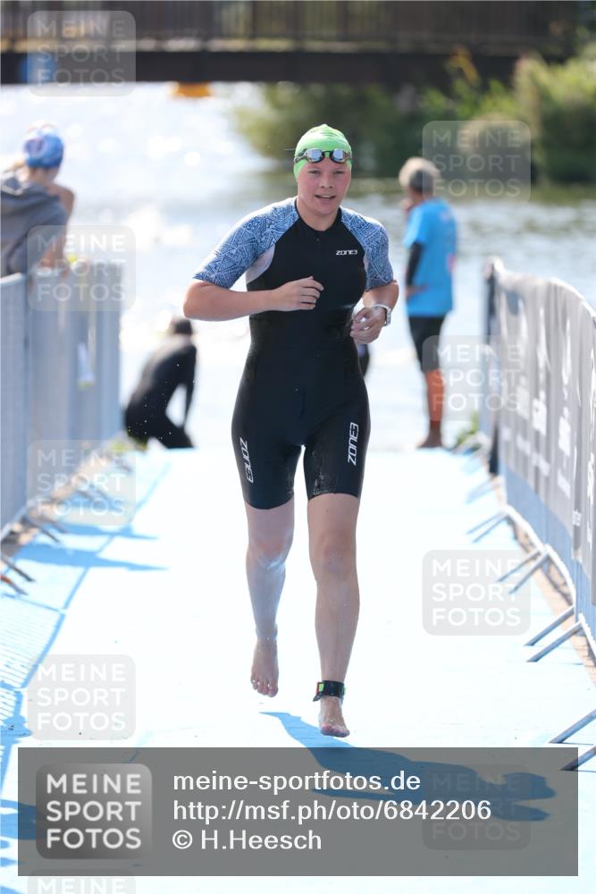 25.08.2024 - Elbe Triathlon Hamburg H.Heesch http://msf.ph/oto/6842206 25.08.2024 14:37:14 Schwimmen  meine-sportfotos.de