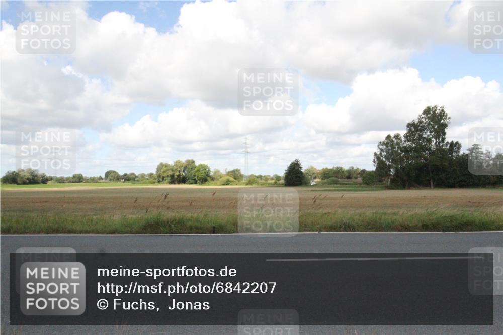 25.08.2024 - Elbe Triathlon Hamburg Fuchs,  Jonas http://msf.ph/oto/6842207 25.08.2024 11:46:04 Radfahren  meine-sportfotos.de