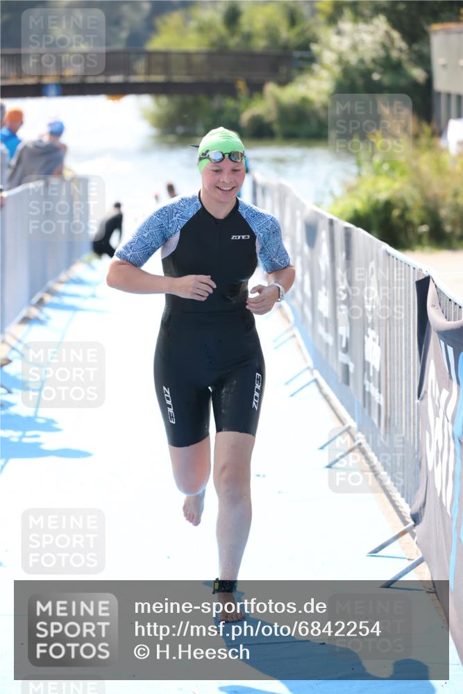 25.08.2024 - Elbe Triathlon Hamburg H.Heesch http://msf.ph/oto/6842254 25.08.2024 14:37:16 Schwimmen  meine-sportfotos.de