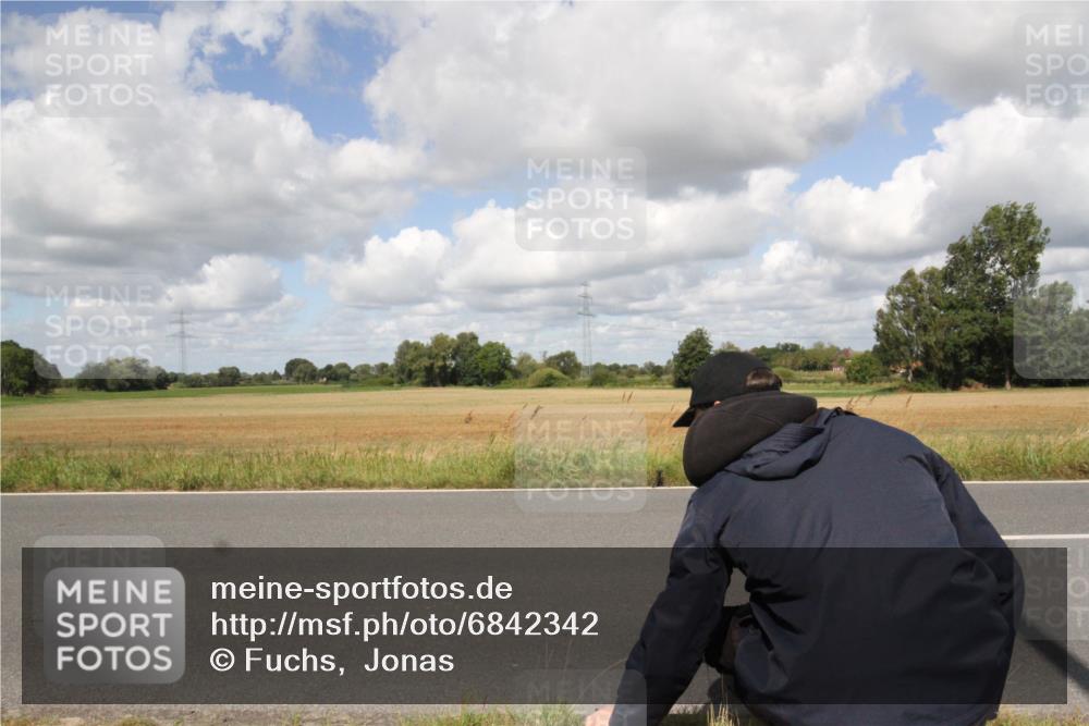 25.08.2024 - Elbe Triathlon Hamburg Fuchs,  Jonas http://msf.ph/oto/6842342 25.08.2024 11:47:36 Radfahren  meine-sportfotos.de