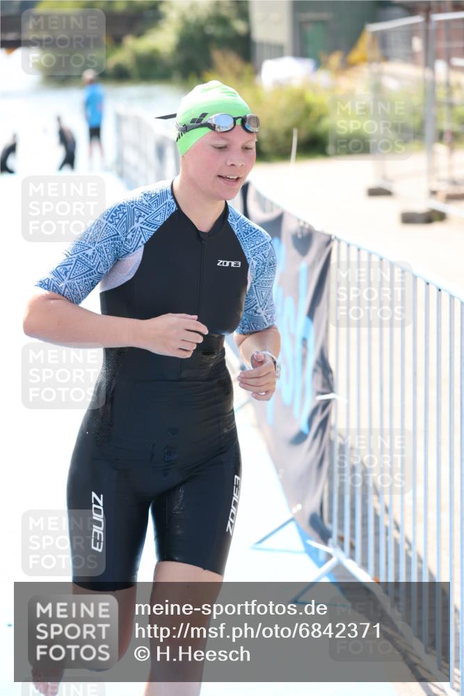 25.08.2024 - Elbe Triathlon Hamburg H.Heesch http://msf.ph/oto/6842371 25.08.2024 14:37:18 Schwimmen  meine-sportfotos.de