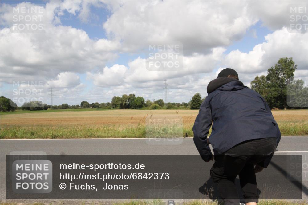 25.08.2024 - Elbe Triathlon Hamburg Fuchs,  Jonas http://msf.ph/oto/6842373 25.08.2024 11:47:37 Radfahren  meine-sportfotos.de