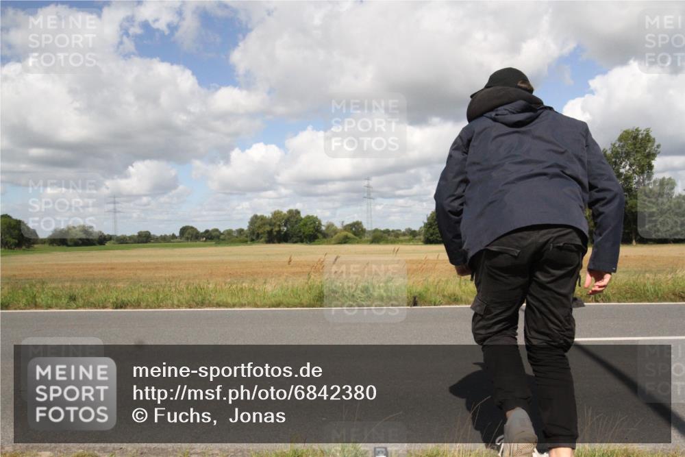 25.08.2024 - Elbe Triathlon Hamburg Fuchs,  Jonas http://msf.ph/oto/6842380 25.08.2024 11:47:37 Radfahren  meine-sportfotos.de