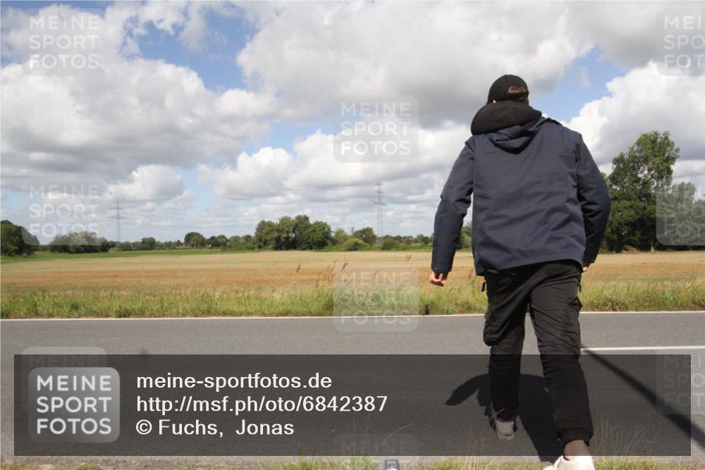 25.08.2024 - Elbe Triathlon Hamburg Fuchs,  Jonas http://msf.ph/oto/6842387 25.08.2024 11:47:38 Radfahren  meine-sportfotos.de