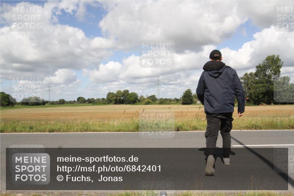 25.08.2024 - Elbe Triathlon Hamburg Fuchs,  Jonas http://msf.ph/oto/6842401 25.08.2024 11:47:38 Radfahren  meine-sportfotos.de