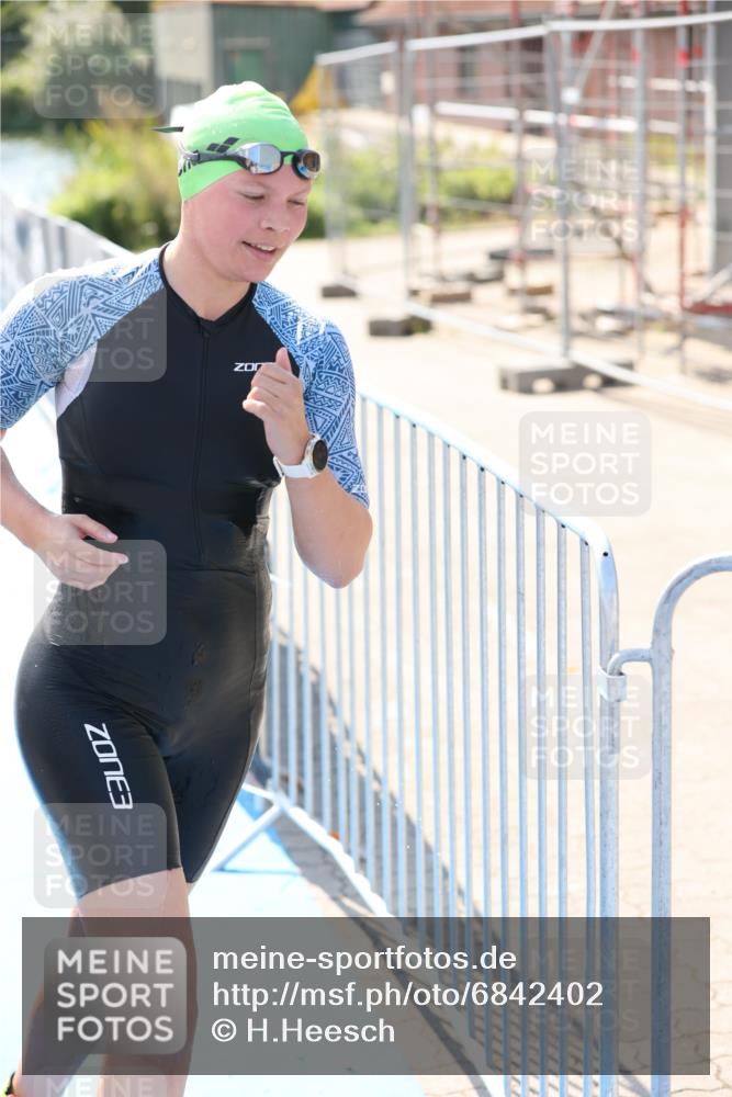 25.08.2024 - Elbe Triathlon Hamburg H.Heesch http://msf.ph/oto/6842402 25.08.2024 14:37:18 Schwimmen  meine-sportfotos.de
