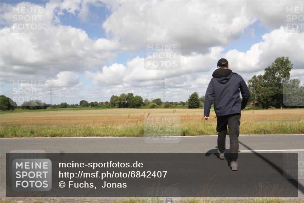 25.08.2024 - Elbe Triathlon Hamburg Fuchs,  Jonas http://msf.ph/oto/6842407 25.08.2024 11:47:39 Radfahren  meine-sportfotos.de