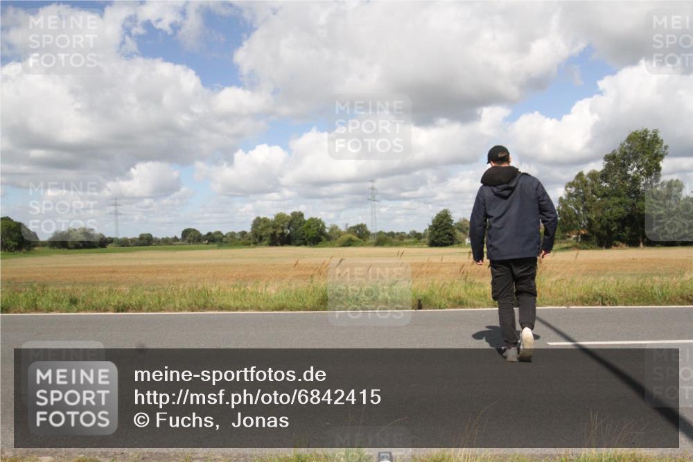 25.08.2024 - Elbe Triathlon Hamburg Fuchs,  Jonas http://msf.ph/oto/6842415 25.08.2024 11:47:39 Radfahren  meine-sportfotos.de