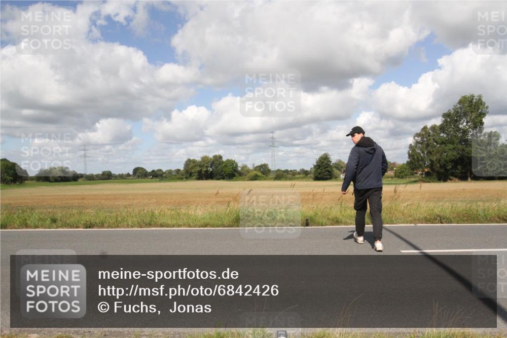 25.08.2024 - Elbe Triathlon Hamburg Fuchs,  Jonas http://msf.ph/oto/6842426 25.08.2024 11:47:40 Radfahren  meine-sportfotos.de