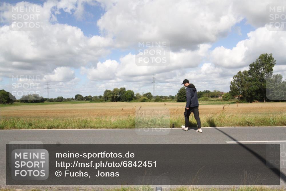 25.08.2024 - Elbe Triathlon Hamburg Fuchs,  Jonas http://msf.ph/oto/6842451 25.08.2024 11:47:41 Radfahren  meine-sportfotos.de