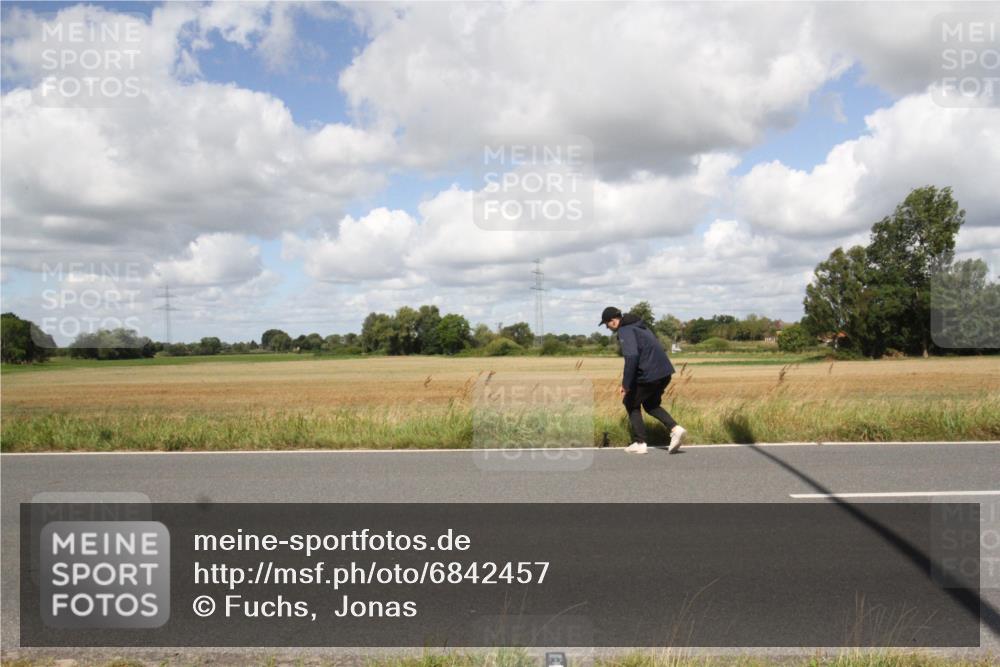 25.08.2024 - Elbe Triathlon Hamburg Fuchs,  Jonas http://msf.ph/oto/6842457 25.08.2024 11:47:41 Radfahren  meine-sportfotos.de