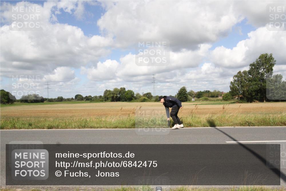 25.08.2024 - Elbe Triathlon Hamburg Fuchs,  Jonas http://msf.ph/oto/6842475 25.08.2024 11:47:42 Radfahren  meine-sportfotos.de