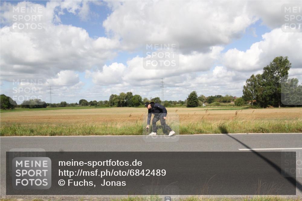 25.08.2024 - Elbe Triathlon Hamburg Fuchs,  Jonas http://msf.ph/oto/6842489 25.08.2024 11:47:43 Radfahren  meine-sportfotos.de