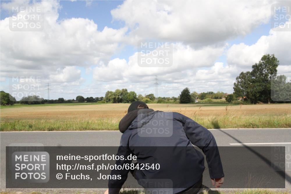 25.08.2024 - Elbe Triathlon Hamburg Fuchs,  Jonas http://msf.ph/oto/6842540 25.08.2024 11:48:21 Radfahren  meine-sportfotos.de
