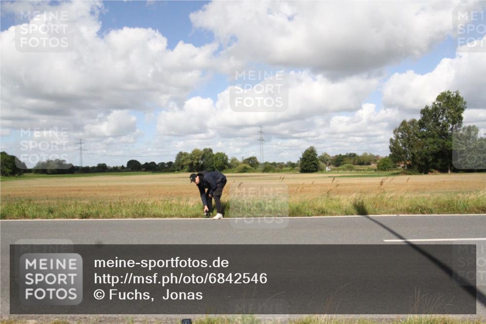 25.08.2024 - Elbe Triathlon Hamburg Fuchs,  Jonas http://msf.ph/oto/6842546 25.08.2024 11:48:29 Radfahren  meine-sportfotos.de