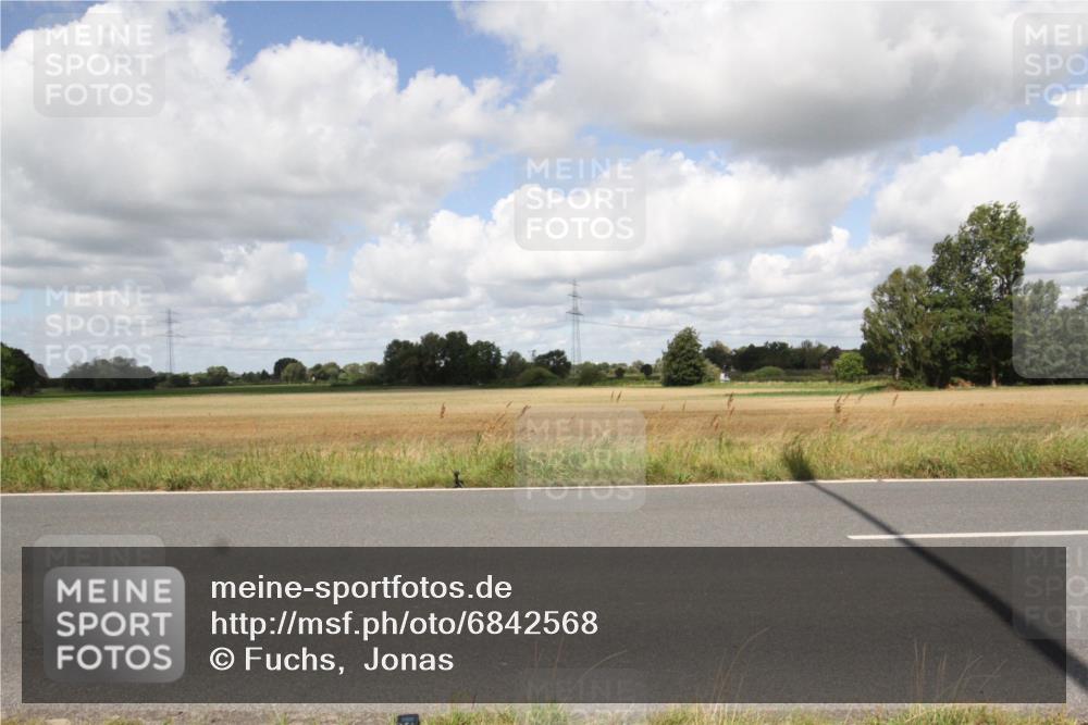 25.08.2024 - Elbe Triathlon Hamburg Fuchs,  Jonas http://msf.ph/oto/6842568 25.08.2024 11:48:53 Radfahren  meine-sportfotos.de
