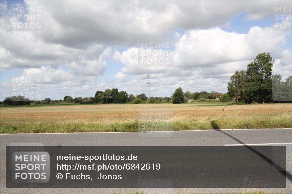 25.08.2024 - Elbe Triathlon Hamburg Fuchs,  Jonas http://msf.ph/oto/6842619 25.08.2024 11:53:08 Radfahren  meine-sportfotos.de