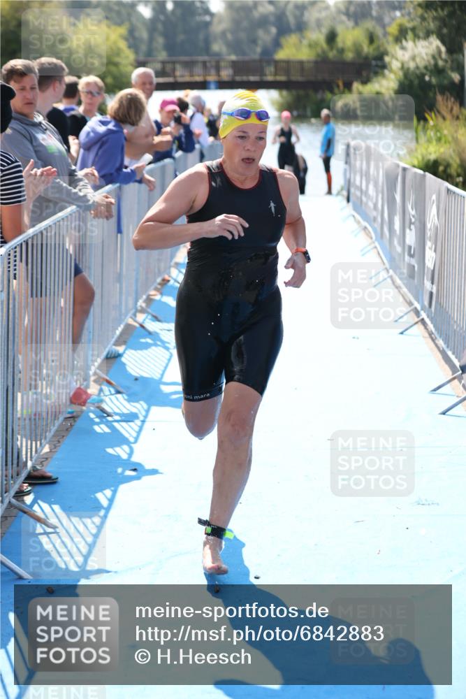 25.08.2024 - Elbe Triathlon Hamburg H.Heesch http://msf.ph/oto/6842883 25.08.2024 14:37:41 Schwimmen  meine-sportfotos.de