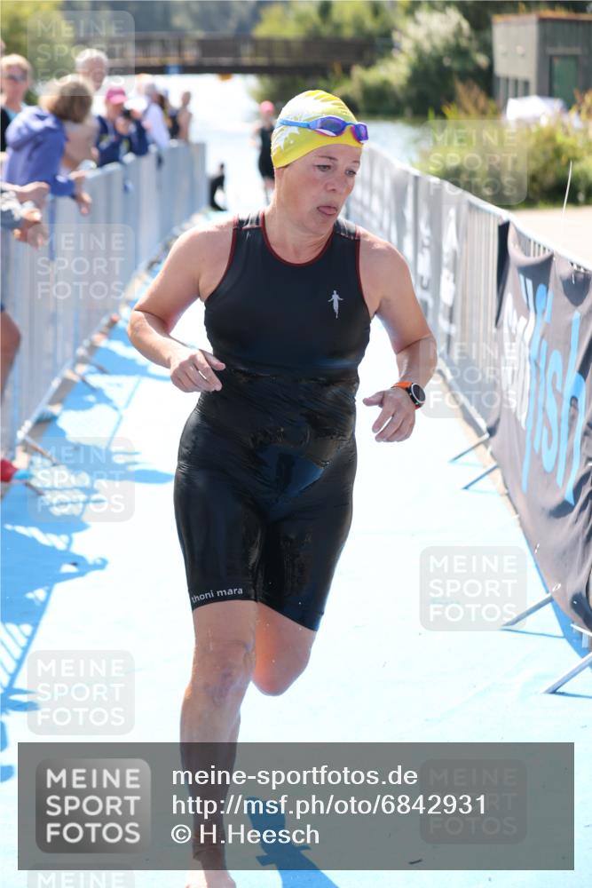 25.08.2024 - Elbe Triathlon Hamburg H.Heesch http://msf.ph/oto/6842931 25.08.2024 14:37:41 Schwimmen  meine-sportfotos.de