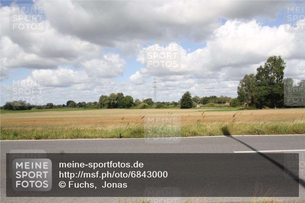 25.08.2024 - Elbe Triathlon Hamburg Fuchs,  Jonas http://msf.ph/oto/6843000 25.08.2024 11:54:17 Radfahren  meine-sportfotos.de